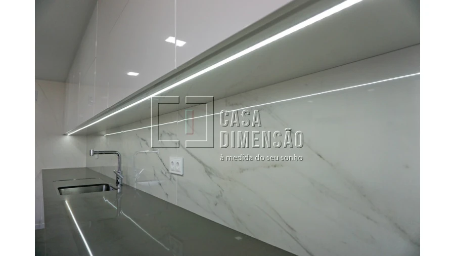 Apartamento T3 para Venda em Porto Salvo Foto 24