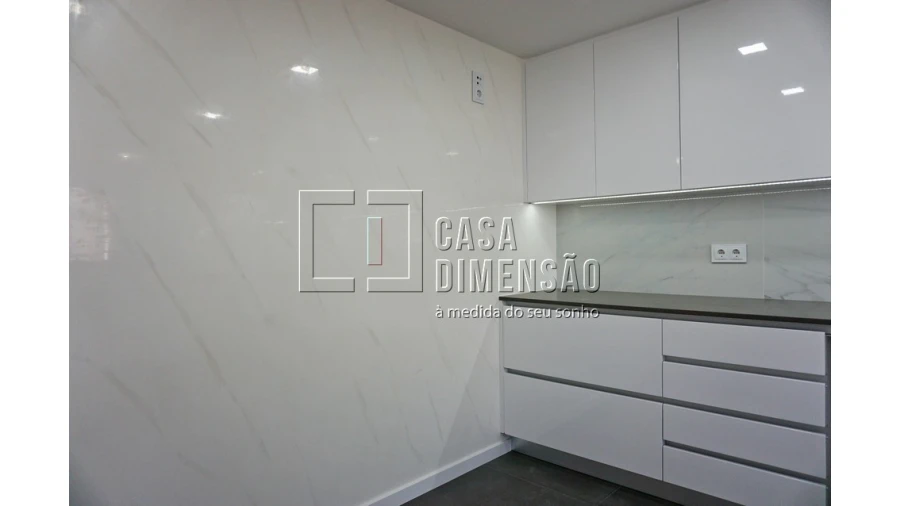 Apartamento T3 para Venda em Porto Salvo Foto 26