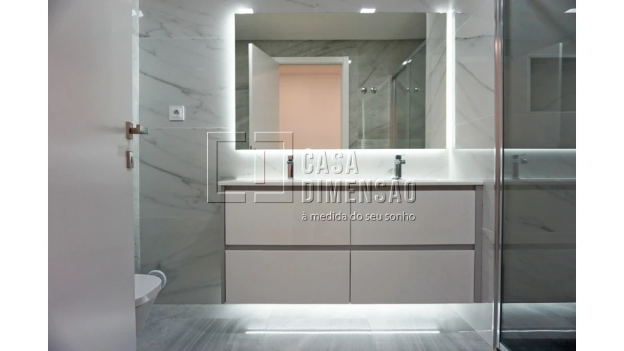 Apartamento T3 para Venda em Porto Salvo Foto 38