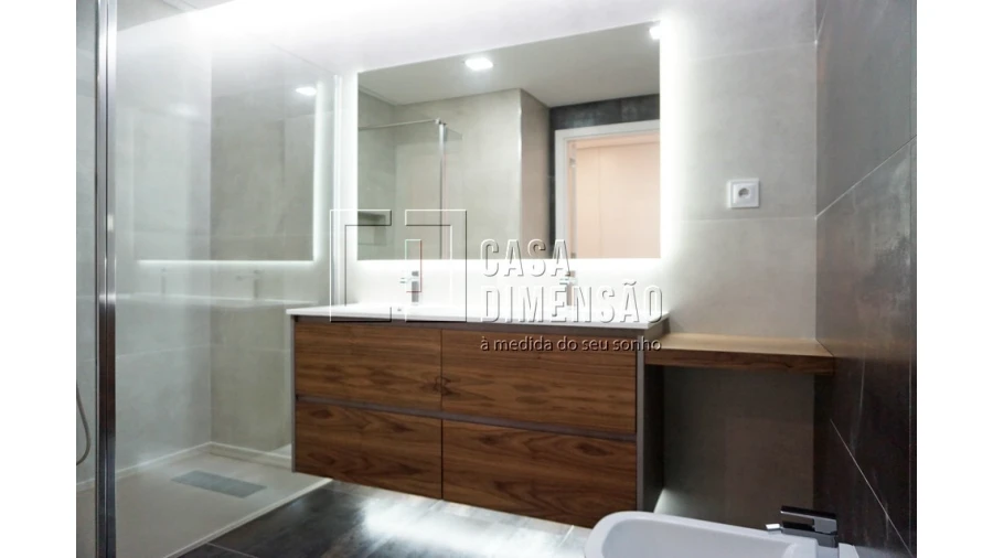 Apartamento T3 para Venda em Porto Salvo Foto 51