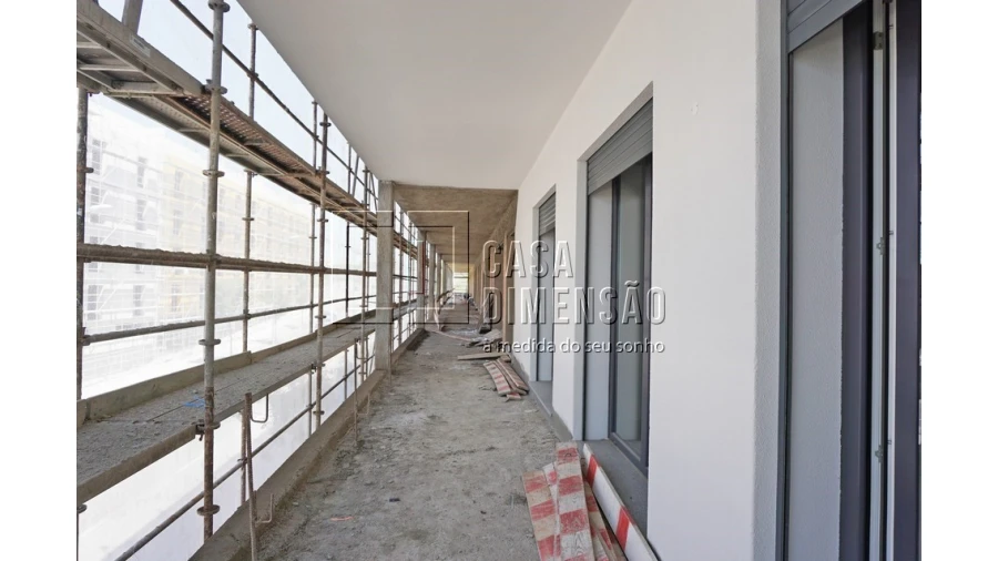 Apartamento T3 para Venda em Porto Salvo Foto 55