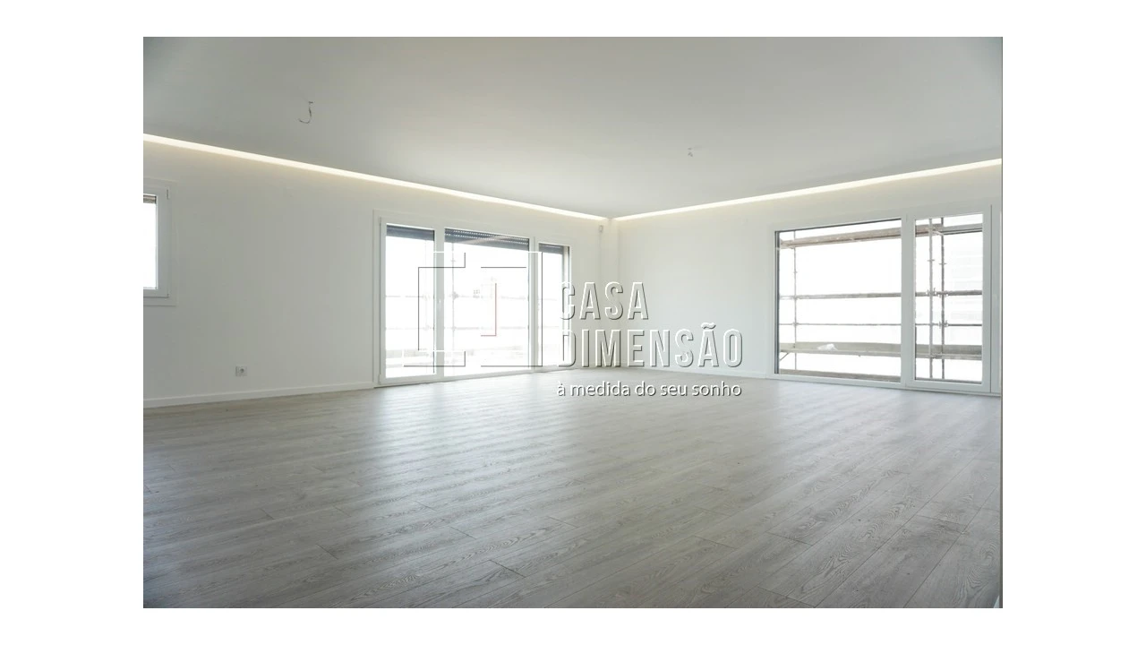 Apartamento T2 para Venda em Porto Salvo Foto 7