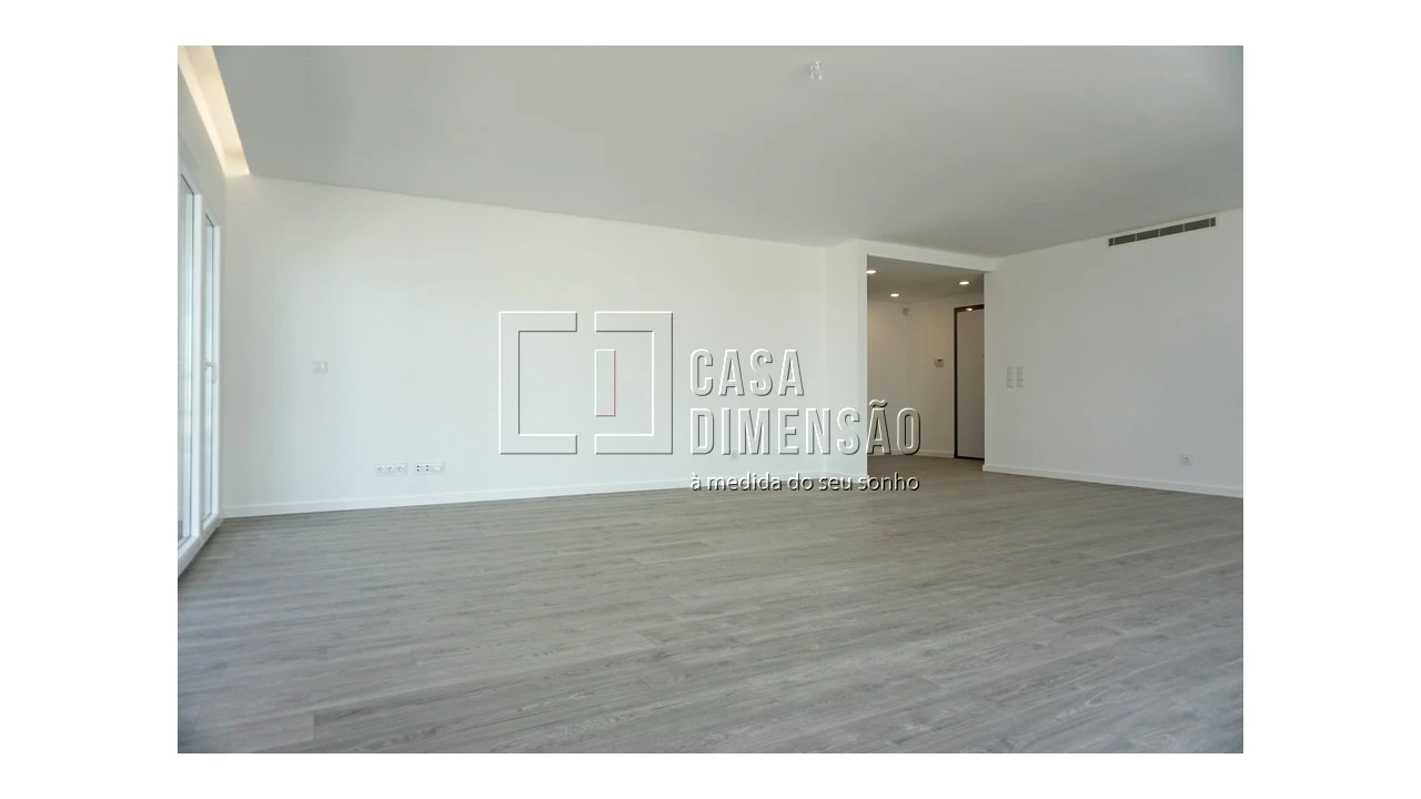 Apartamento T2 para Venda em Porto Salvo Foto 14