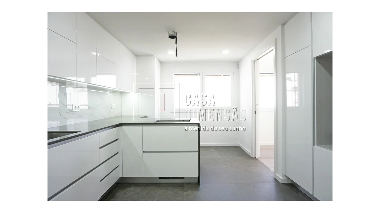 Apartamento T2 para Venda em Porto Salvo Foto 18