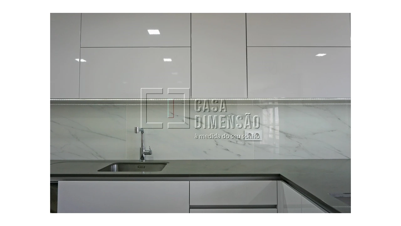 Apartamento T2 para Venda em Porto Salvo Foto 20