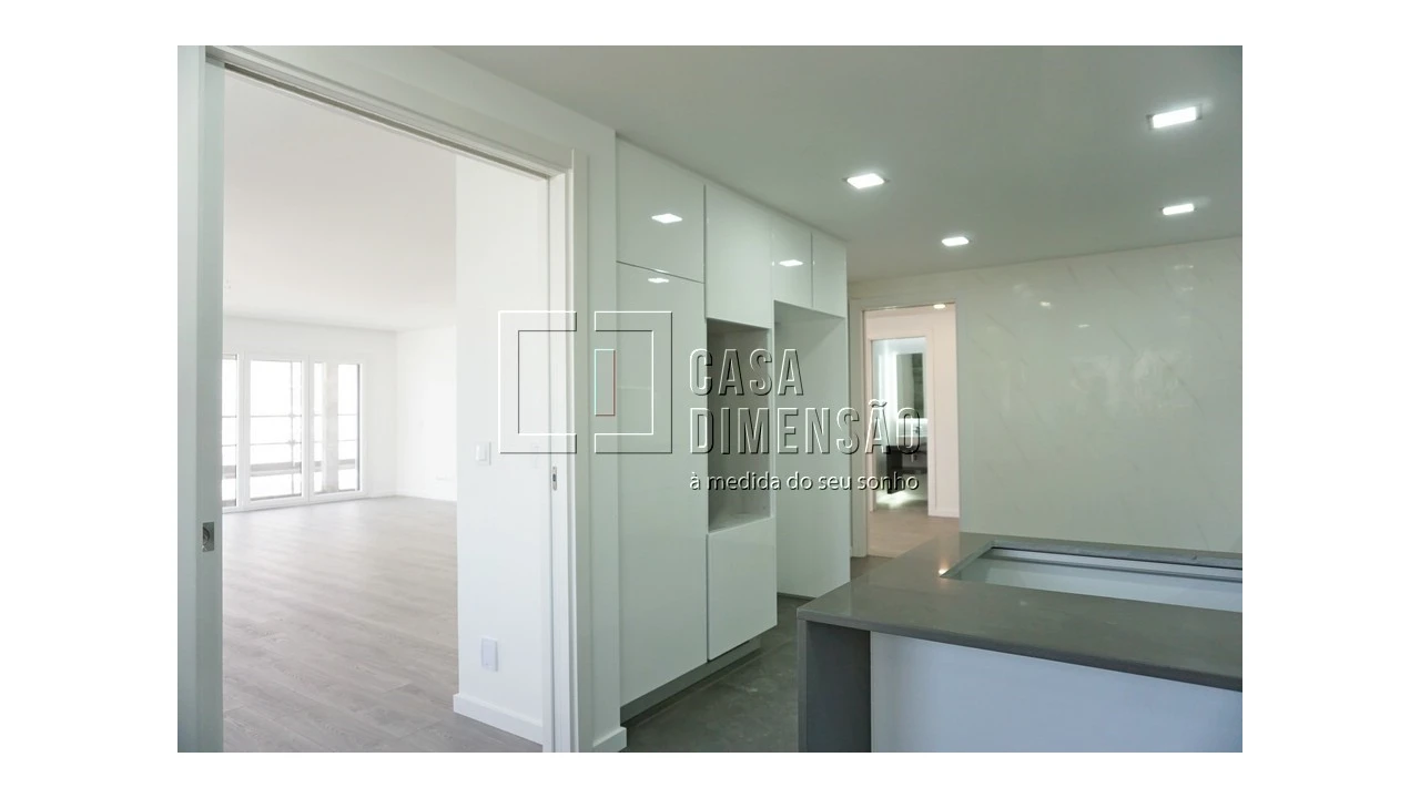 Apartamento T2 para Venda em Porto Salvo Foto 21