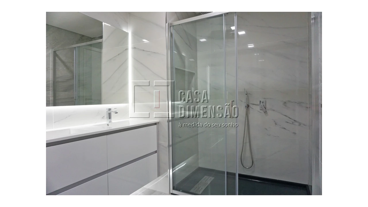 Apartamento T2 para Venda em Porto Salvo Foto 40