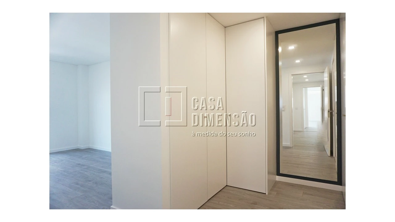 Apartamento T2 para Venda em Porto Salvo Foto 46