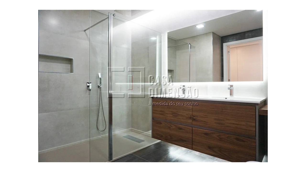 Apartamento T2 para Venda em Porto Salvo Foto 51