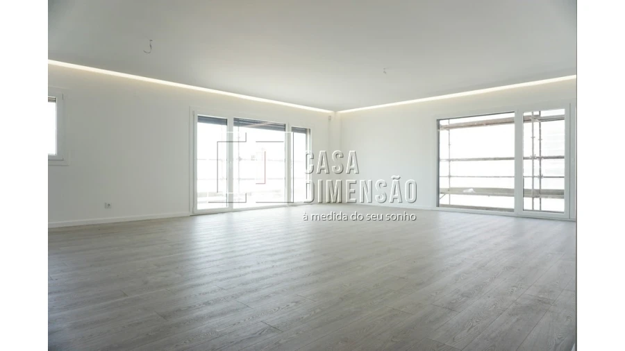 Apartamento T2 para Venda em Porto Salvo Foto 7