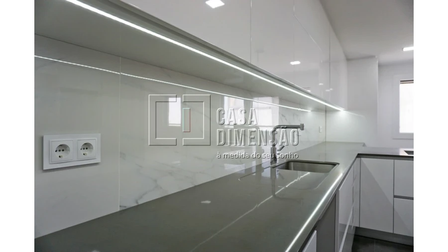 Apartamento T2 para Venda em Porto Salvo Foto 19