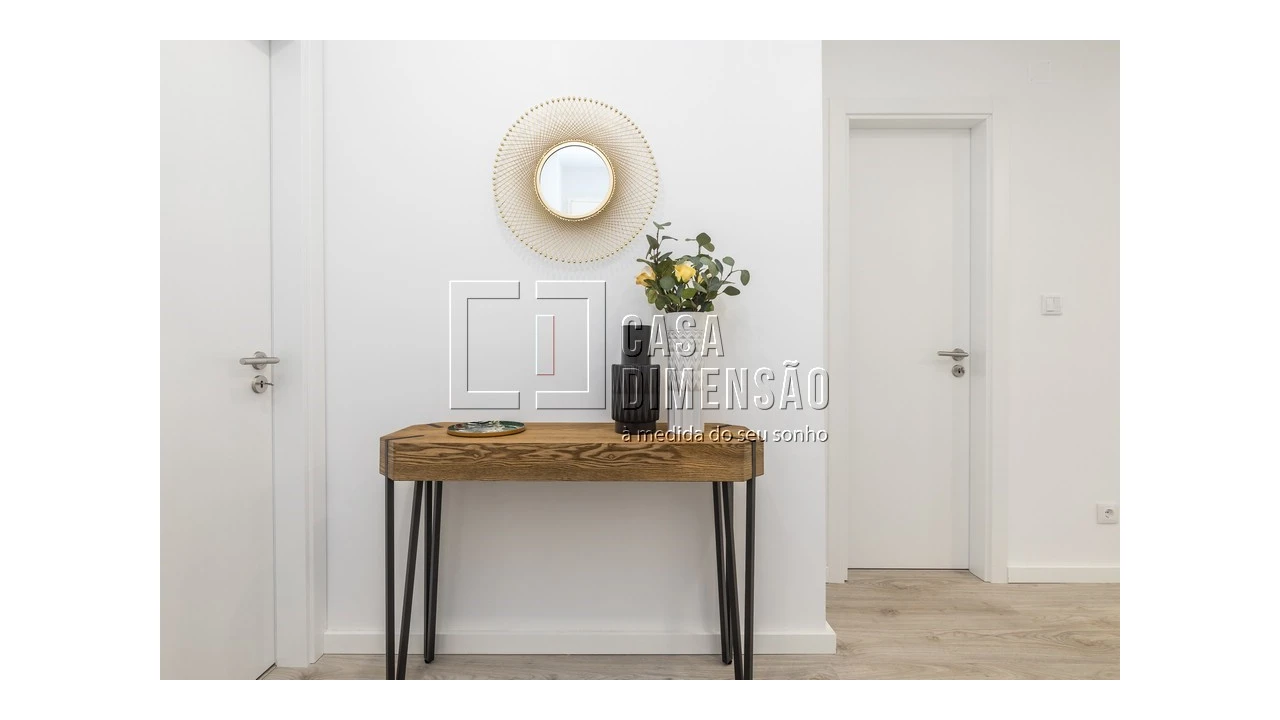 Apartamento T2 para Venda em Benfica Foto 2