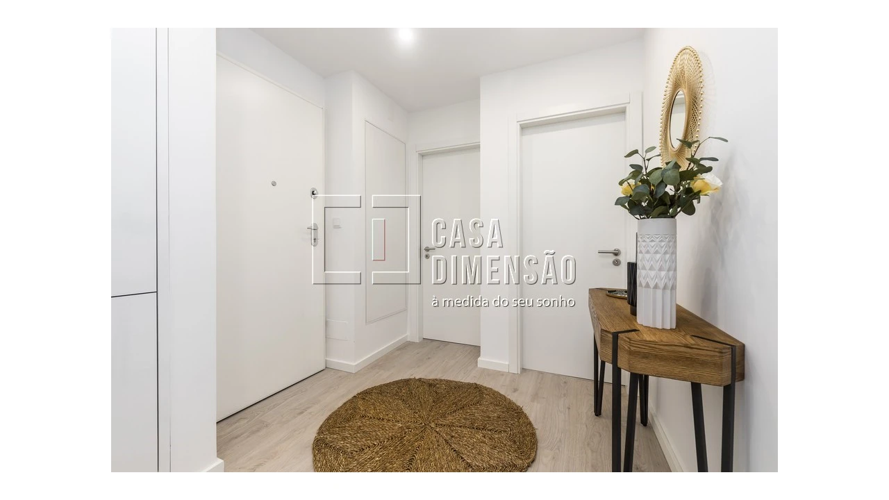 Apartamento T2 para Venda em Benfica Foto 3