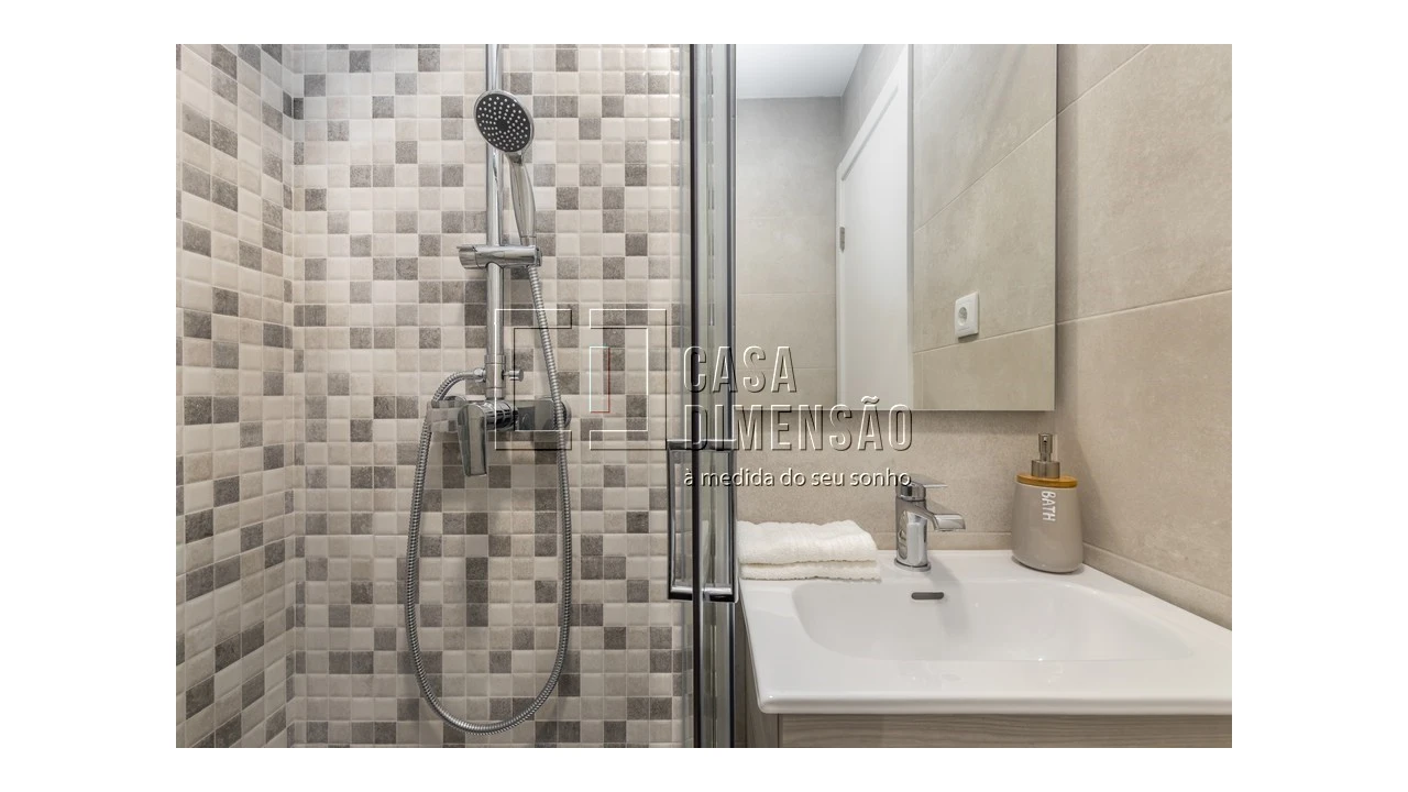 Apartamento T2 para Venda em Benfica Foto 17
