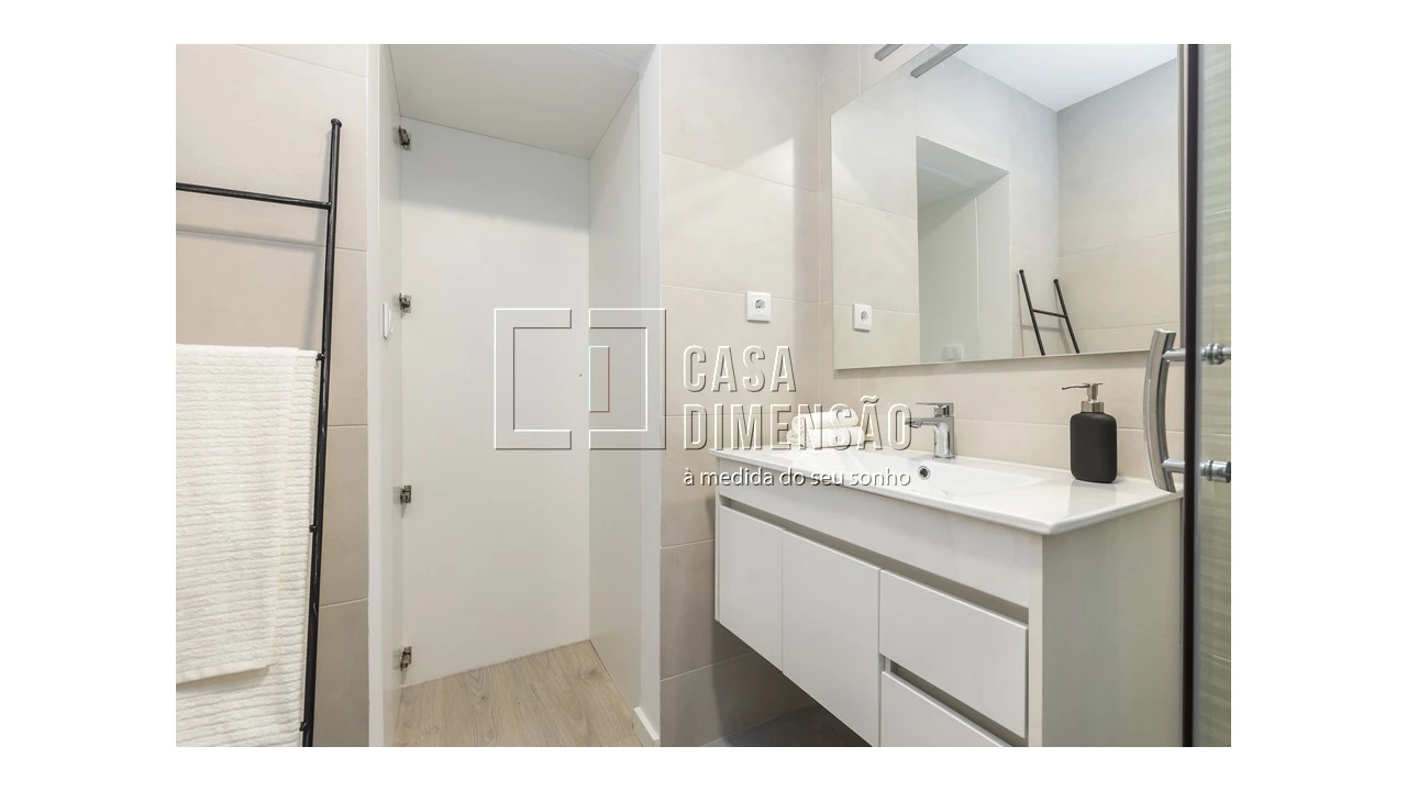 Apartamento T2 para Venda em Benfica Foto 33