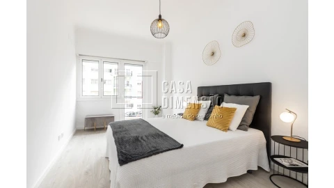 Apartamento T2 para Venda em Benfica