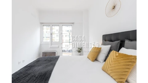 Apartamento T2 para Venda em Benfica