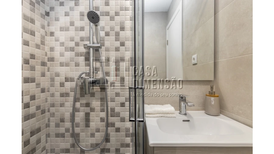 Apartamento T2 para Venda em Benfica Foto 17