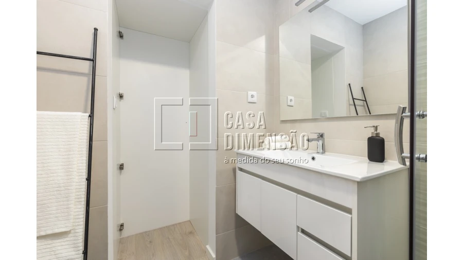Apartamento T2 para Venda em Benfica Foto 33