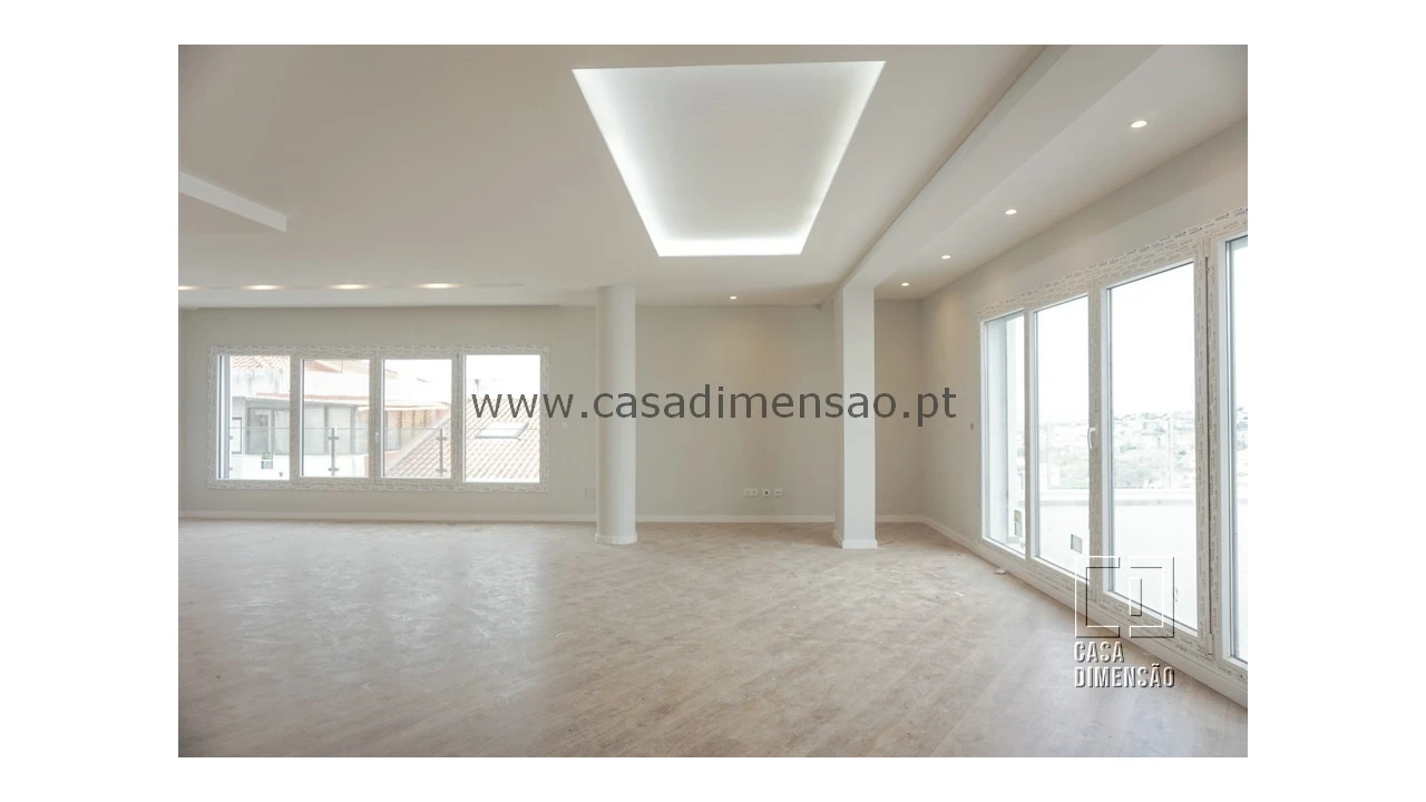 Apartamento T4 para Venda em Carnaxide e Queijas Foto 7