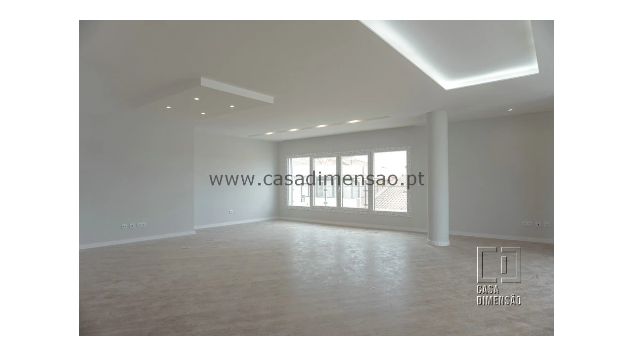 Apartamento T4 para Venda em Carnaxide e Queijas Foto 8