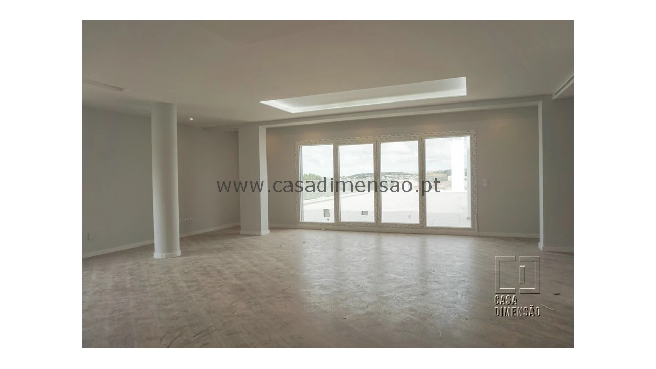 Apartamento T4 para Venda em Carnaxide e Queijas Foto 14