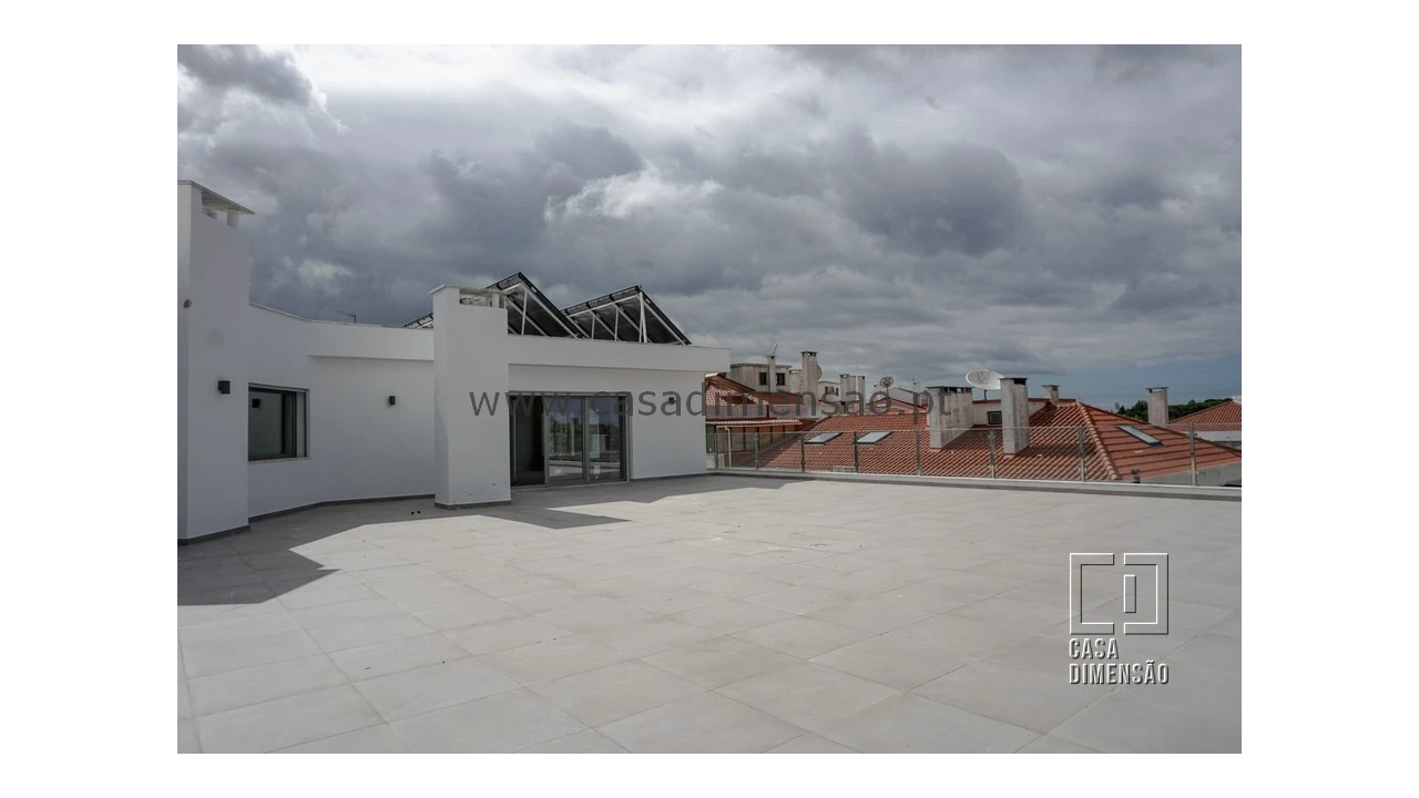 Apartamento T4 para Venda em Carnaxide e Queijas Foto 18