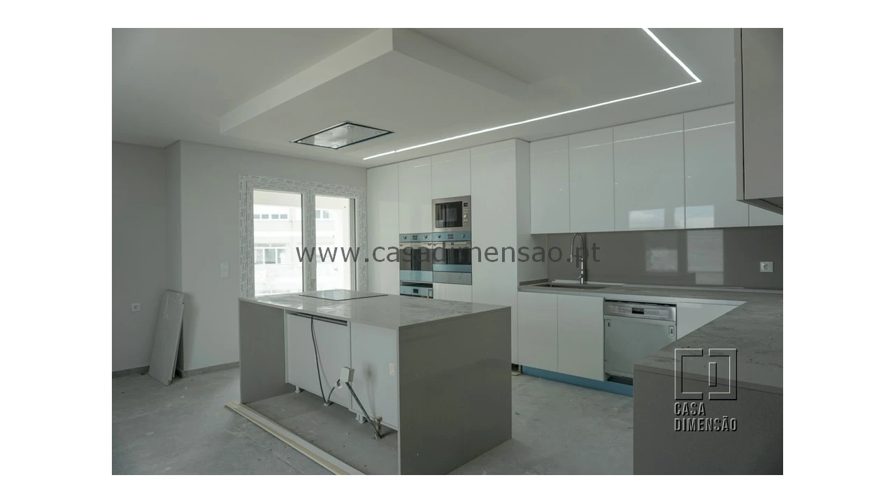 Apartamento T4 para Venda em Carnaxide e Queijas Foto 22
