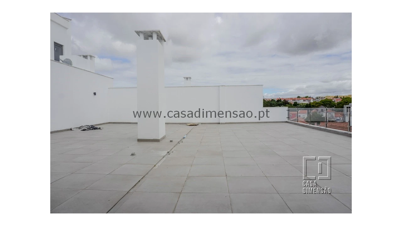 Apartamento T4 para Venda em Carnaxide e Queijas Foto 27