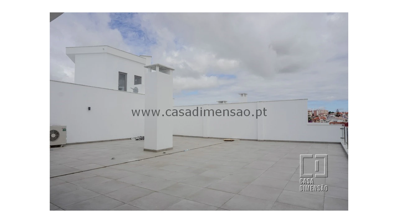 Apartamento T4 para Venda em Carnaxide e Queijas Foto 28