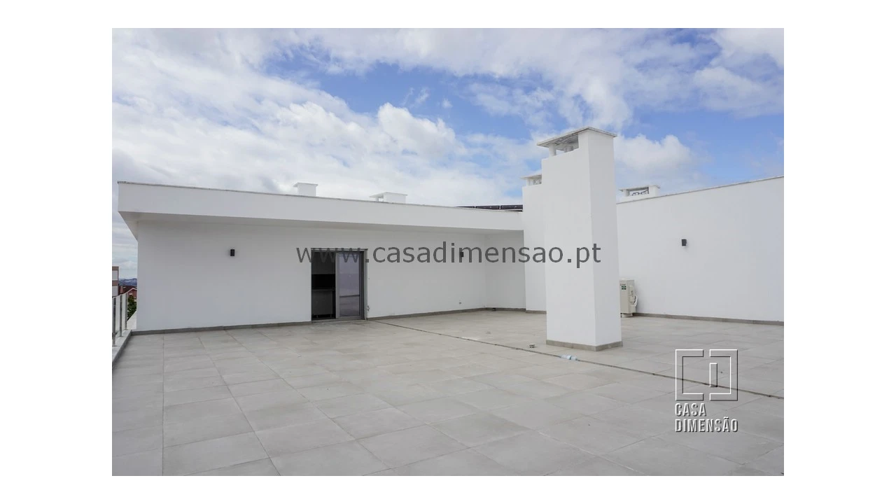 Apartamento T4 para Venda em Carnaxide e Queijas Foto 29