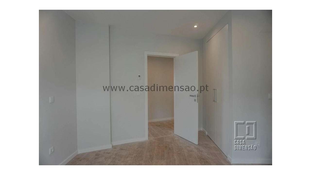 Apartamento T4 para Venda em Carnaxide e Queijas Foto 39