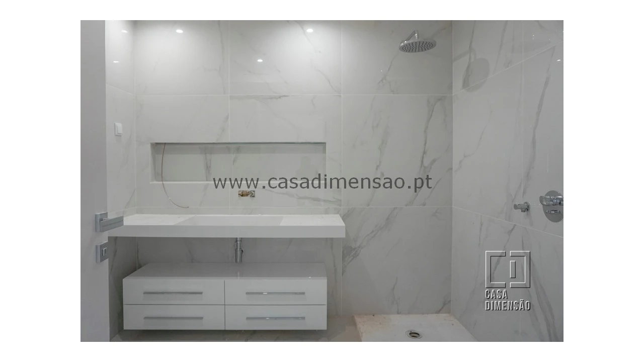 Apartamento T4 para Venda em Carnaxide e Queijas Foto 40