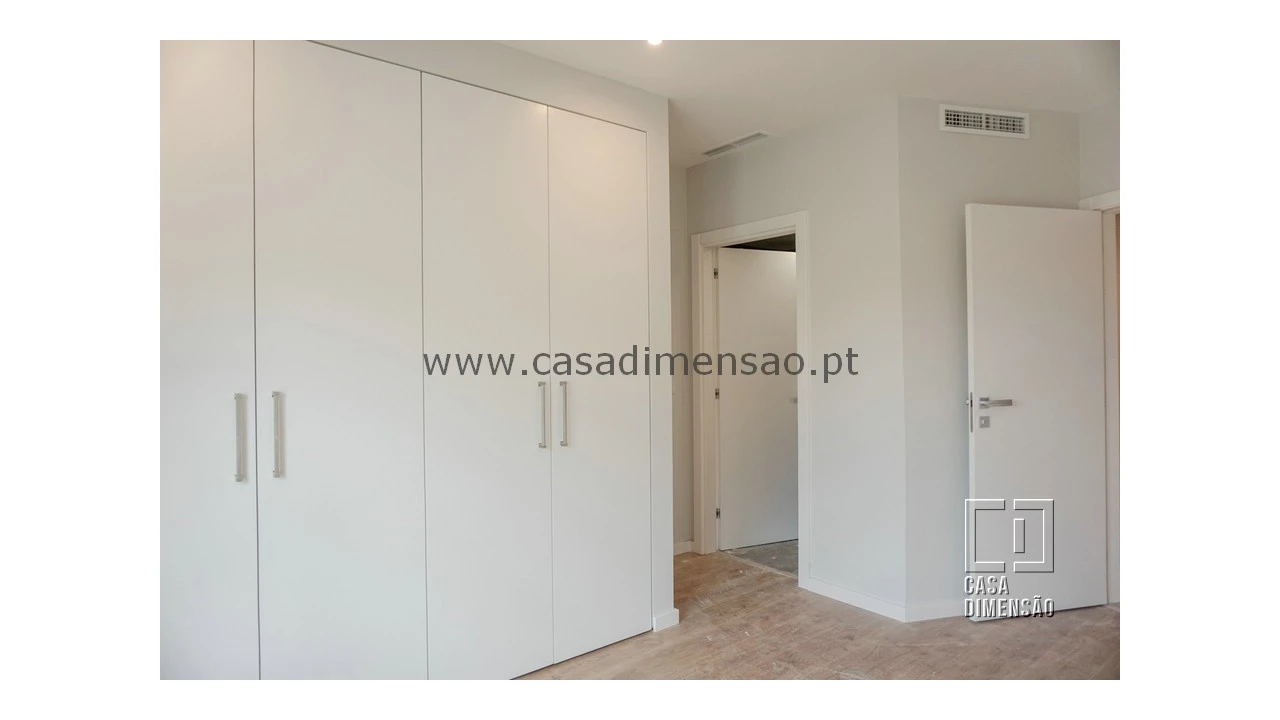 Apartamento T4 para Venda em Carnaxide e Queijas Foto 43