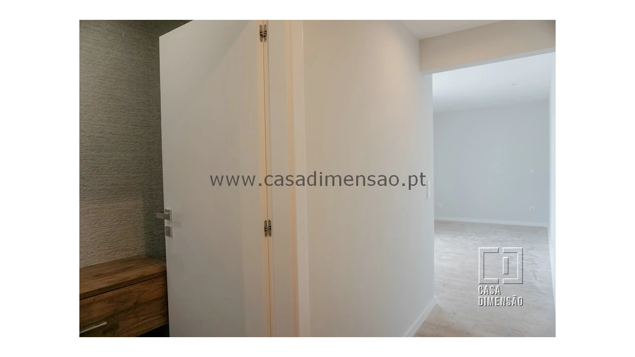 Apartamento T4 para Venda em Carnaxide e Queijas Foto 45