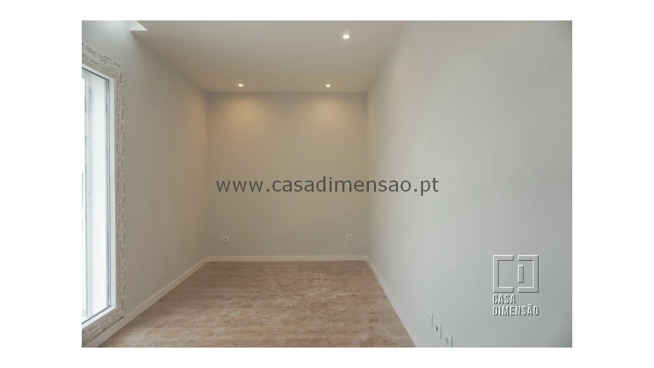 Apartamento T4 para Venda em Carnaxide e Queijas Foto 46