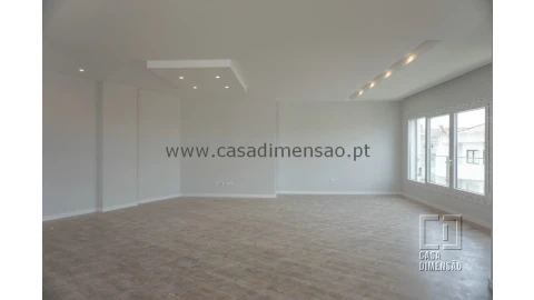Apartamento T4 para Venda em Carnaxide e Queijas