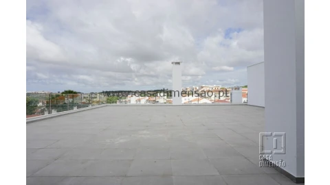 Apartamento T4 para Venda em Carnaxide e Queijas