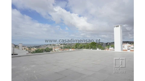 Apartamento T4 para Venda em Carnaxide e Queijas