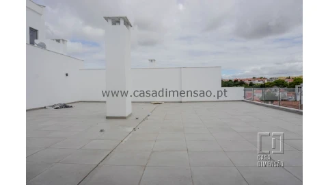 Apartamento T4 para Venda em Carnaxide e Queijas