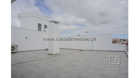 Apartamento T4 para Venda em Carnaxide e Queijas
