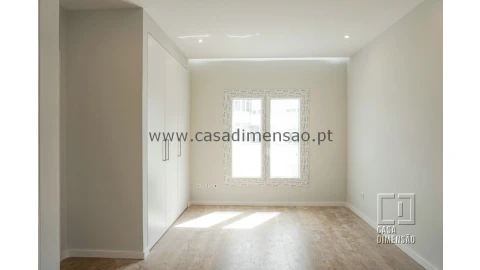 Apartamento T4 para Venda em Carnaxide e Queijas