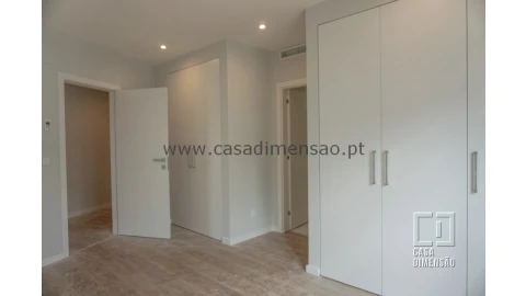 Apartamento T4 para Venda em Carnaxide e Queijas