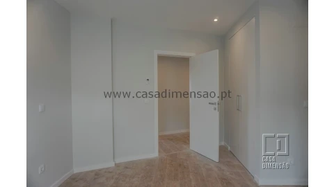 Apartamento T4 para Venda em Carnaxide e Queijas