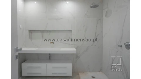 Apartamento T4 para Venda em Carnaxide e Queijas