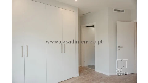 Apartamento T4 para Venda em Carnaxide e Queijas