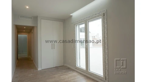 Apartamento T4 para Venda em Carnaxide e Queijas