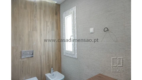 Apartamento T4 para Venda em Carnaxide e Queijas