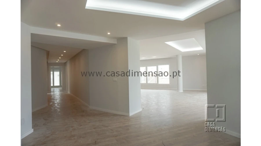 Apartamento T4 para Venda em Carnaxide e Queijas Foto 6