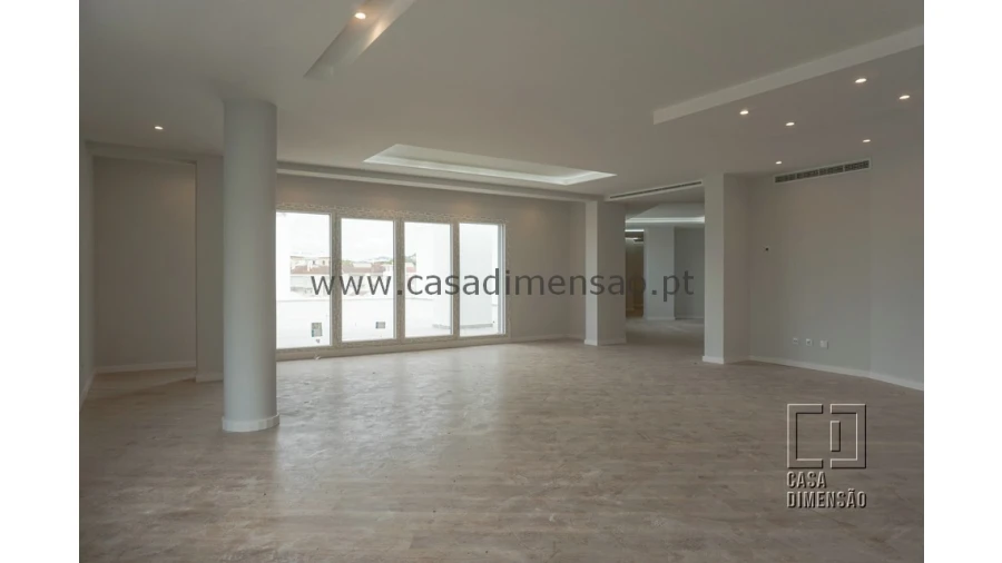 Apartamento T4 para Venda em Carnaxide e Queijas Foto 12
